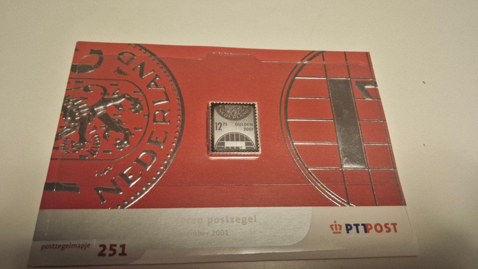 Postzegelmapje PTT Post 251 - 12.50 Gulden zilveren postzege, Ophalen of Verzenden, Na 1940, Postfris