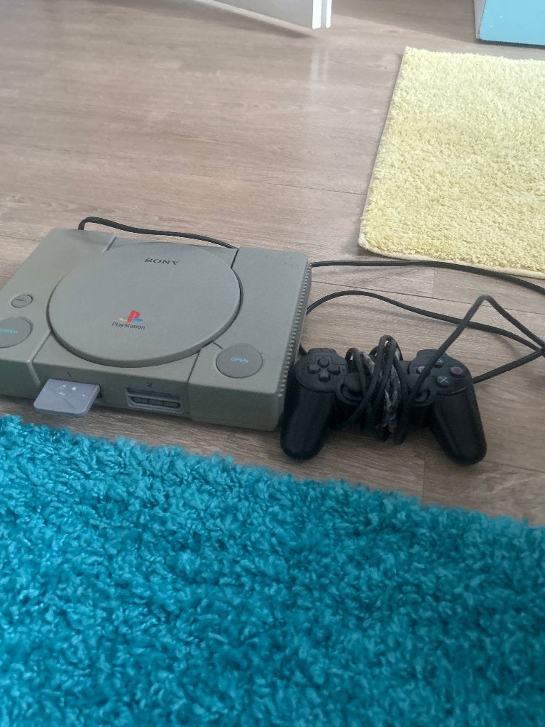 PlayStation 1, Spelcomputers en Games, Spelcomputers | Sony PlayStation 1, Ophalen, Zo goed als nieuw, Met 1 controller, Met games