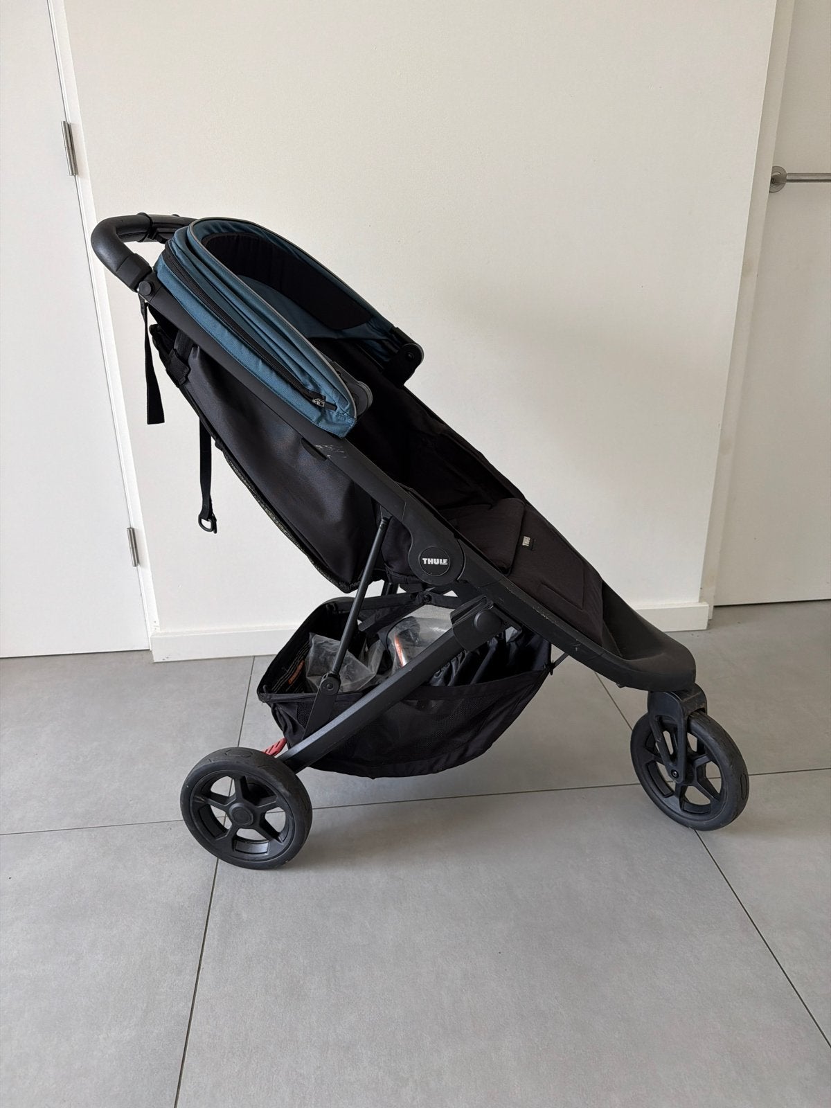 Thule Spring kinderwagen, Verstelbare duwstang, Zo goed als nieuw, Ophalen, Kinderwagen