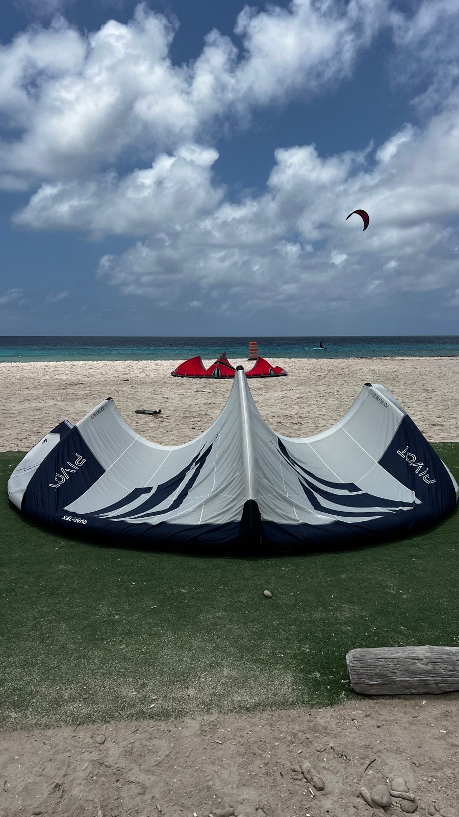 Naish Pivot Q-Series 2026 11m Kite+bar, Watersport en Boten, Ophalen of Verzenden, Zo goed als nieuw, 11 m², Kite