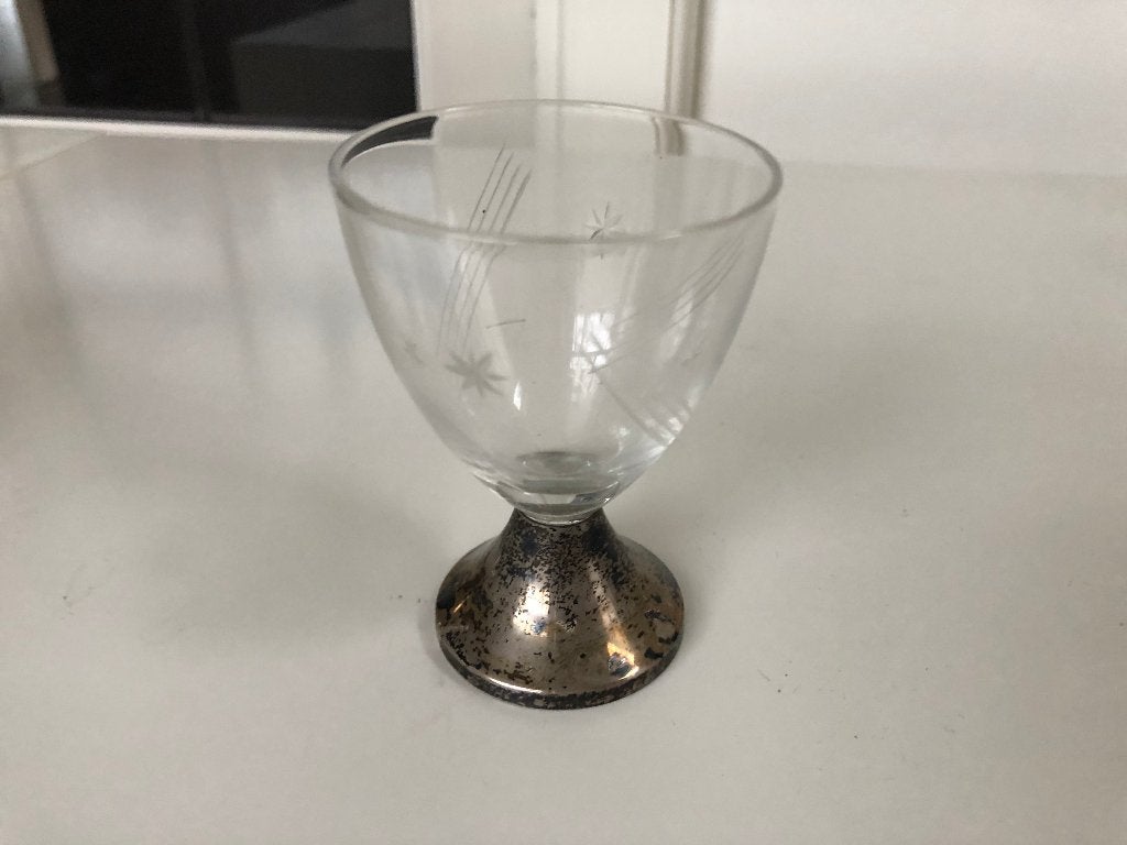 B027 Antiek borrelglas met verzilverd voetstuk, Verzamelen, Ophalen of Verzenden, Gebruikt, Borrel- of Shotglas