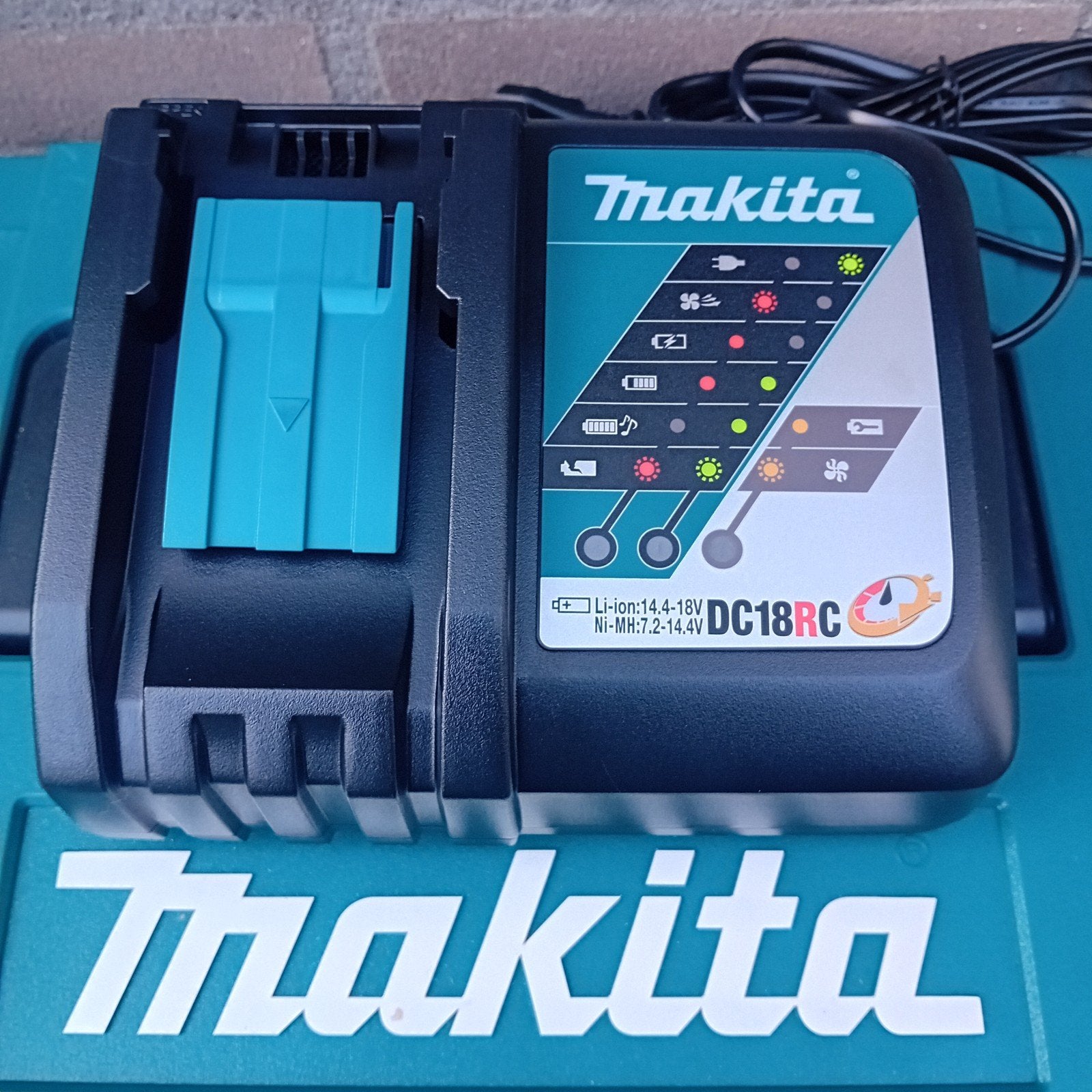 Makita DC18RC 14,4V  / 18V acculader NIEUW, Ophalen, Nieuw