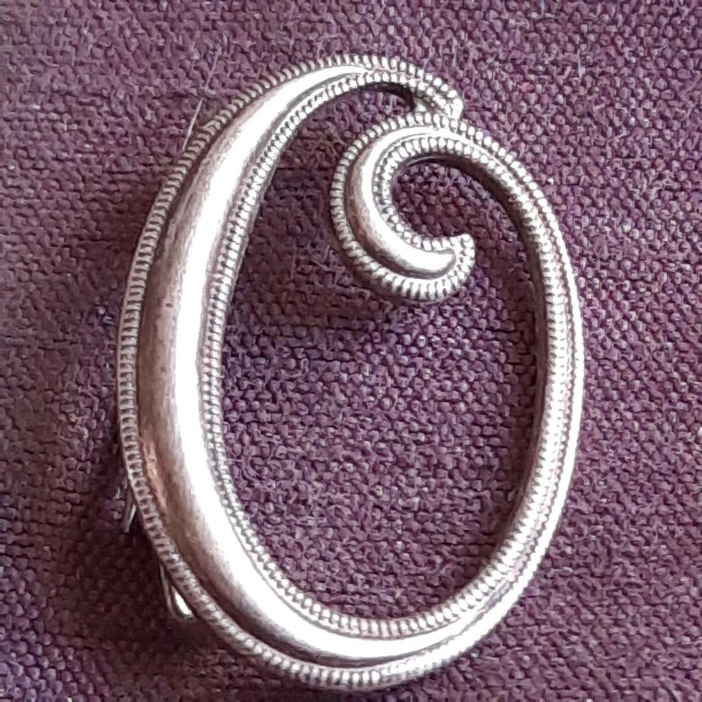 Zilveren Broche Letter O, Sieraden, Tassen en Uiterlijk, Broches, Verzenden, Zo goed als nieuw, Zilver, Zilver