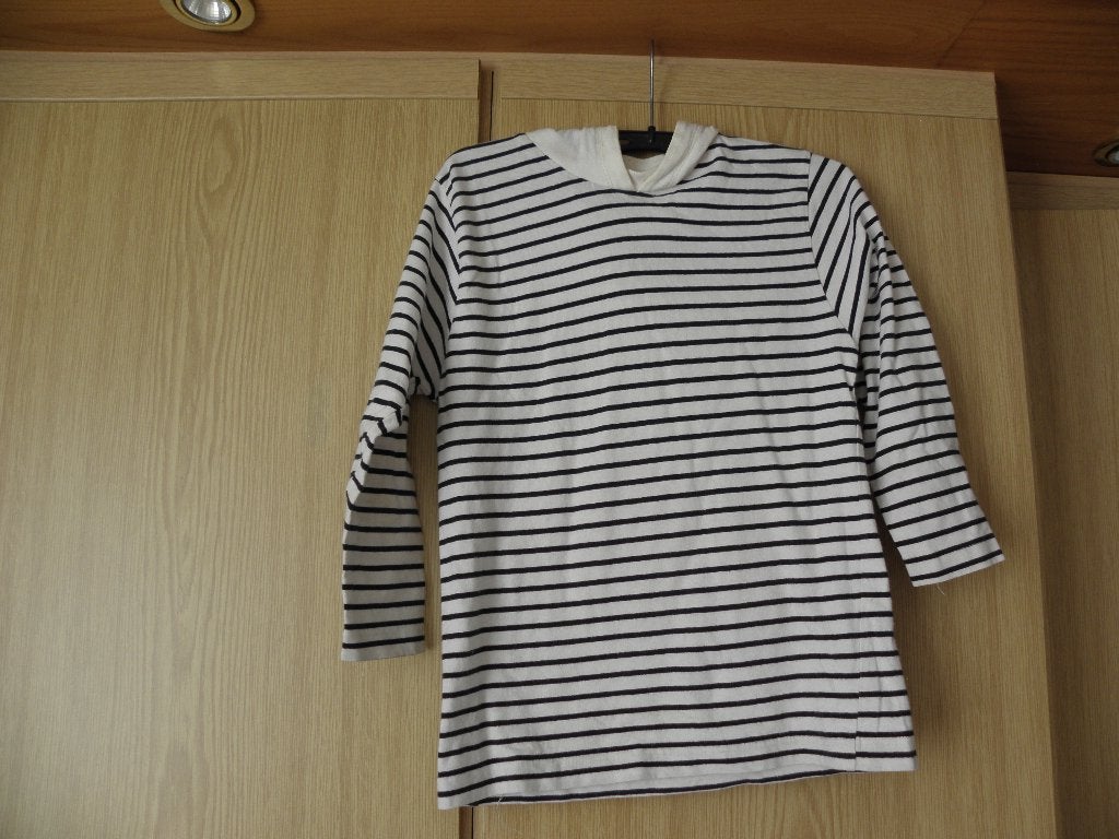 Dik zwart off white katoen bretons hoody shirt 122/128 goed, Gebruikt, Ophalen of Verzenden, Shirt of Longsleeve, Onbekend