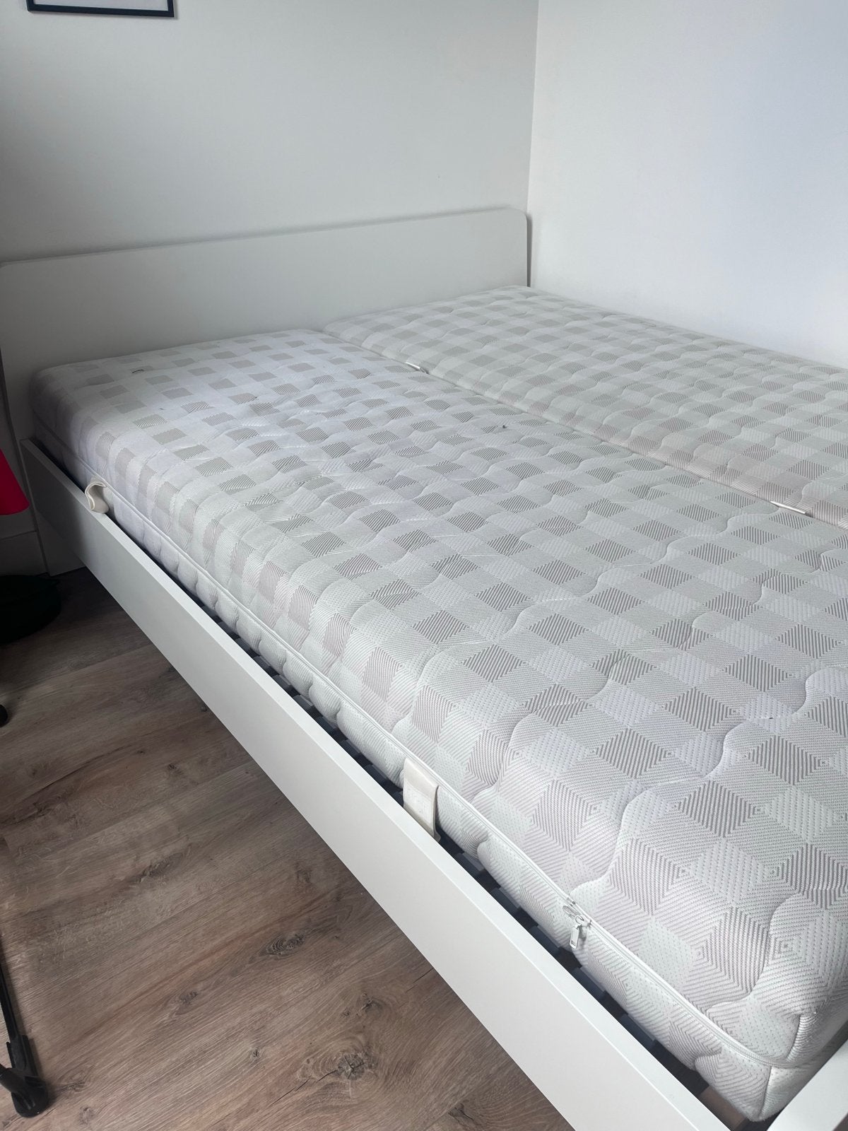 IKEA bedframe met 2 matrassen (gebruikt), Huis en Inrichting, Slaapkamer | Bedden, Ophalen, Gebruikt, Wit, Tweepersoons