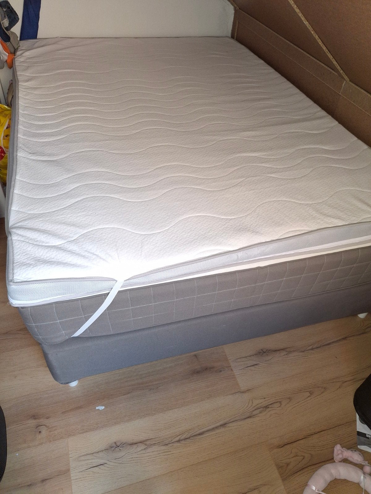 Comfortabel tweepersoons bed,matras met topper ikea Espevar, Ophalen, Gebruikt, Tweepersoons, 140 cm