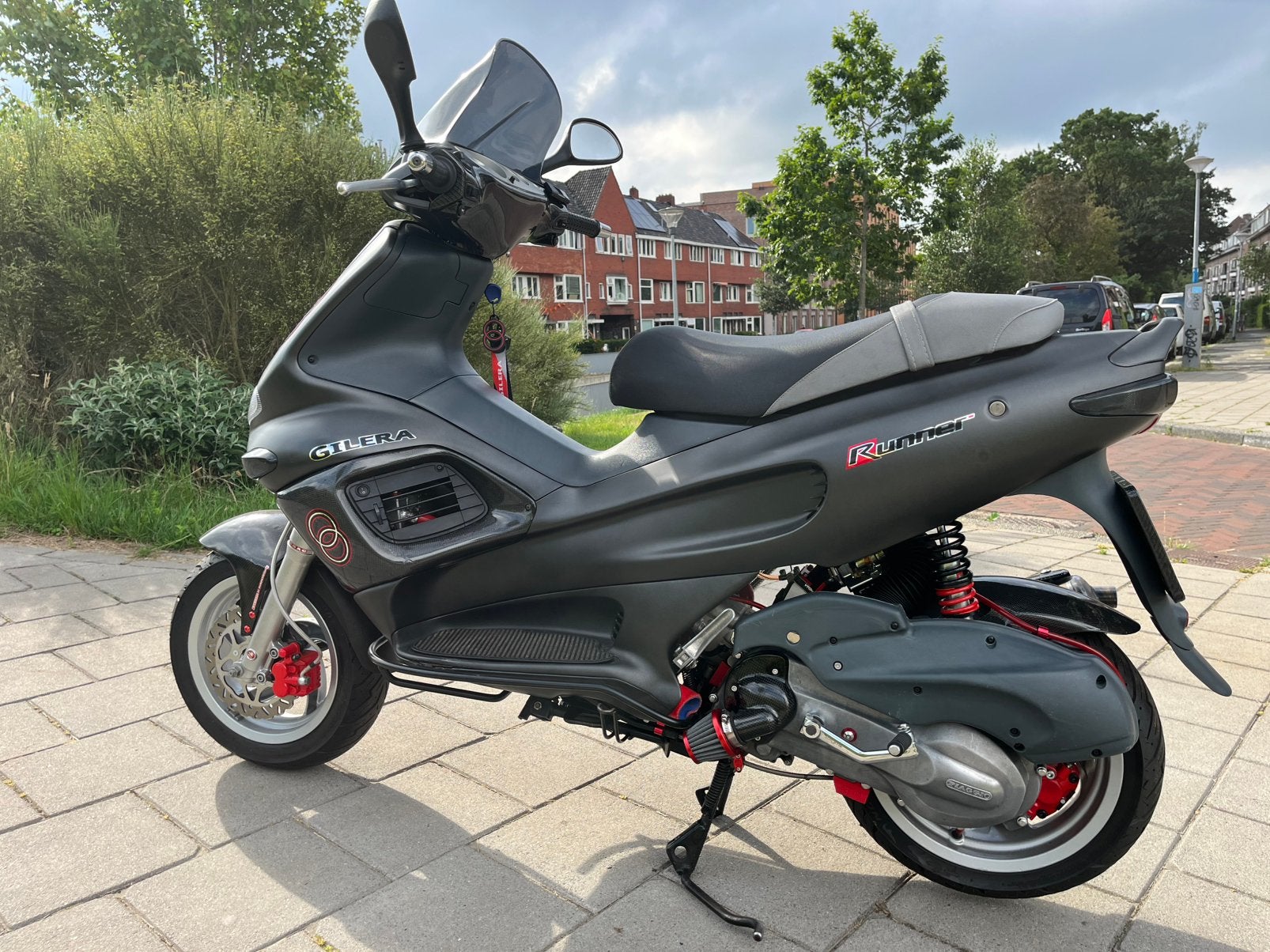 Gilera runner 180 cc dd te koop of ruil tegen mp3, Fietsen en Brommers, Scooters | Aprilia, Ophalen, Zo goed als nieuw, Benzine