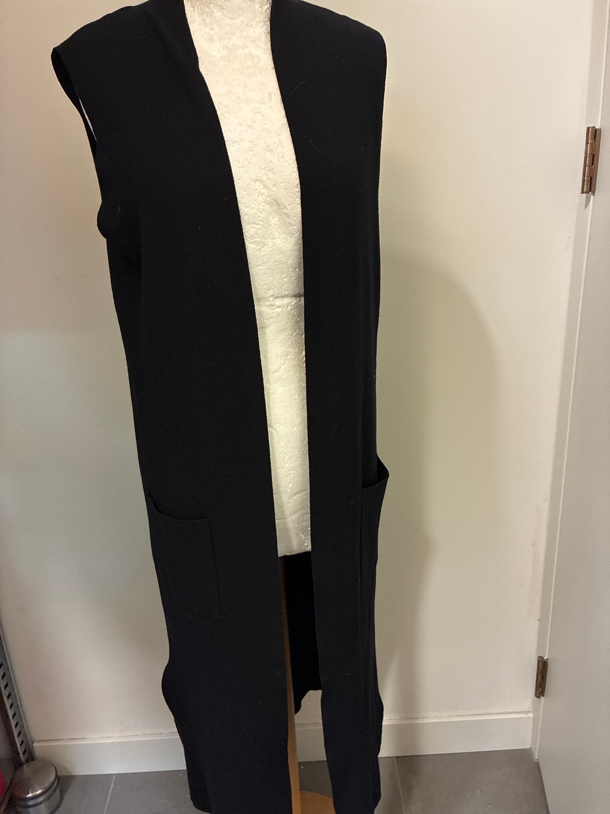 Studio Anneloes Zwarte Lange Gilet Maat L, Ophalen of Verzenden, Zo goed als nieuw, Maat 42/44 (L), Zwart