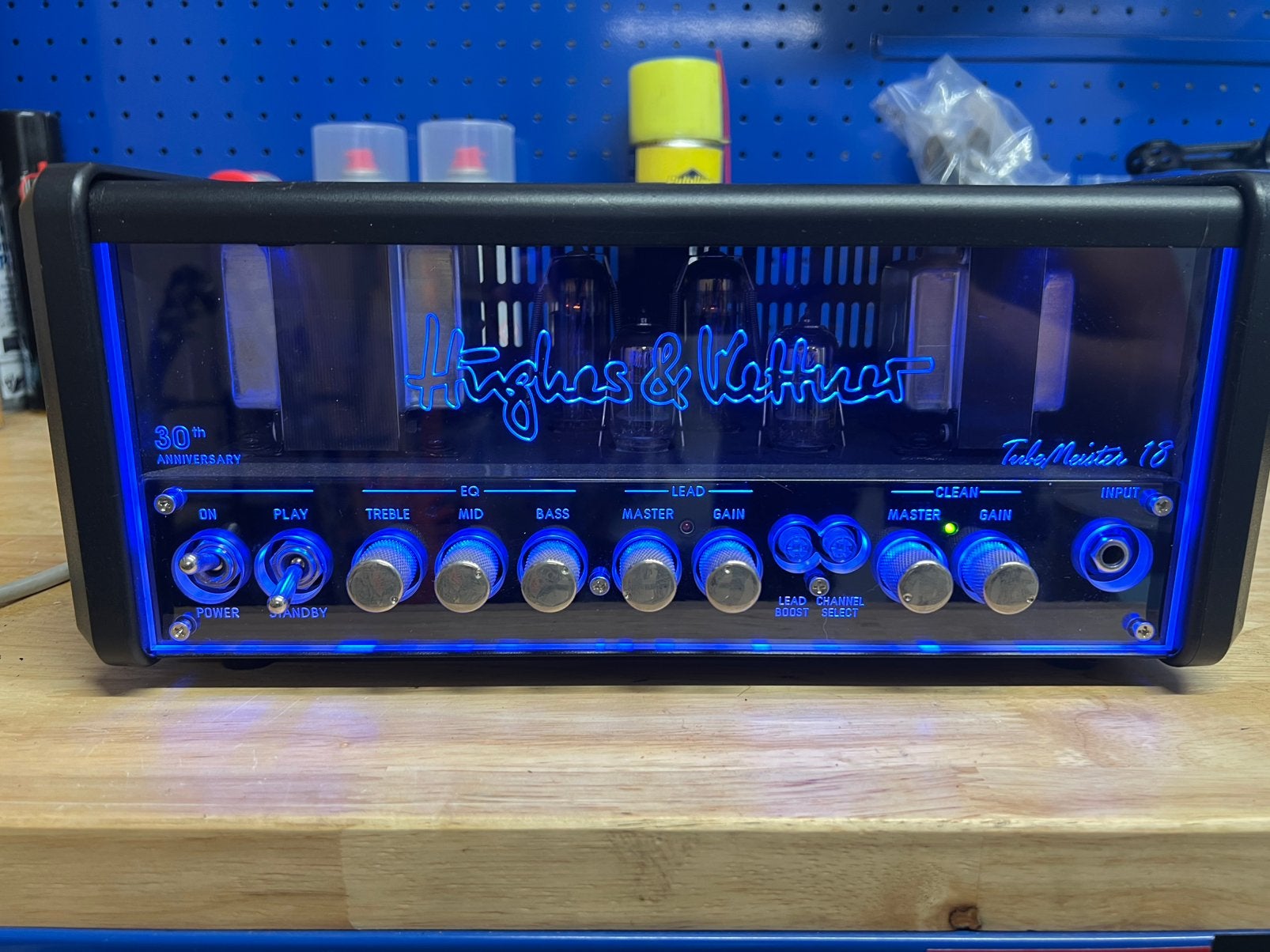 Hughes & Kettner TubeMeister 18 30th Anniversary + TM112 Cab, Ophalen, Gebruikt, Gitaar, Minder dan 50 watt