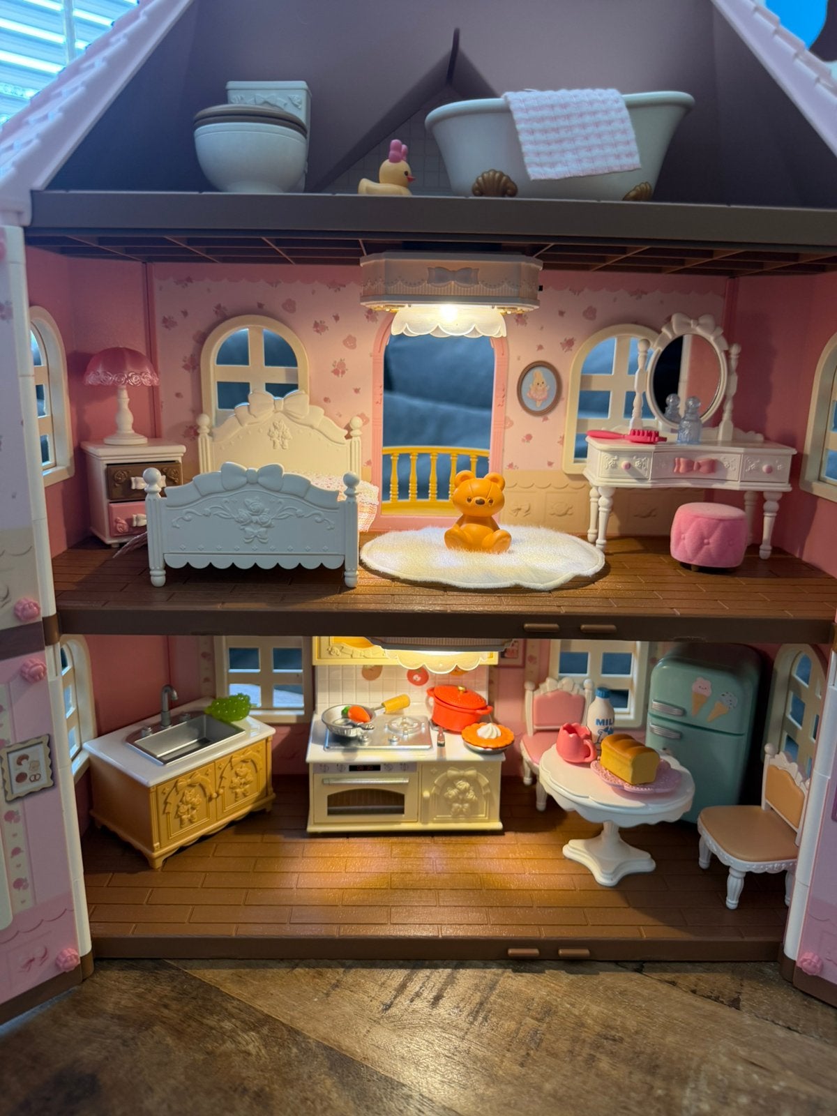 Rolife fairy Rose Cottage in elkaar gezet met licht, Kinderen en Baby's, Speelgoed | Poppenhuizen, Ophalen of Verzenden, Nieuw