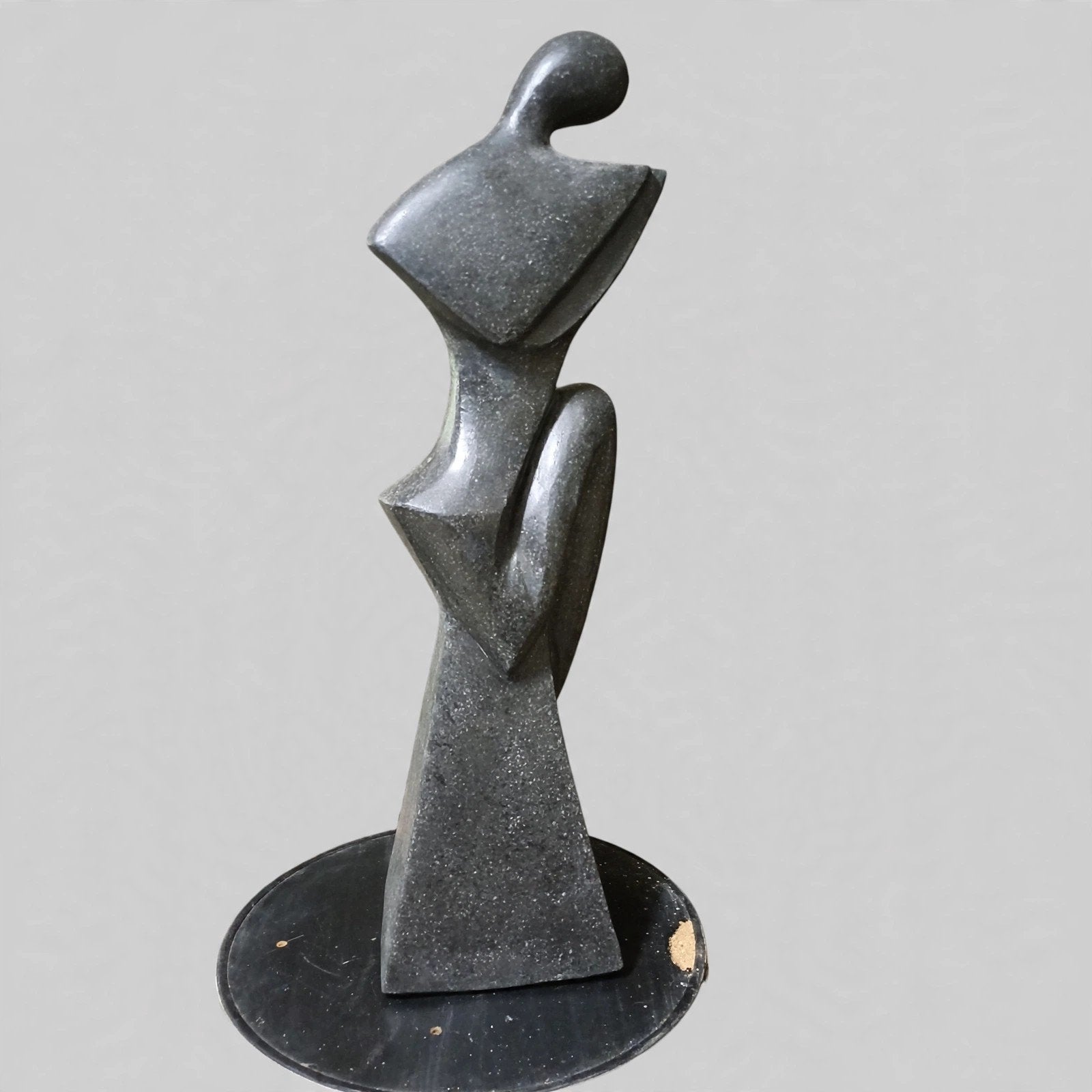 Abstracte sculptuur van steen - 59x15 cm, Steen of Keramiek, Beeld, Abstract, Grijs