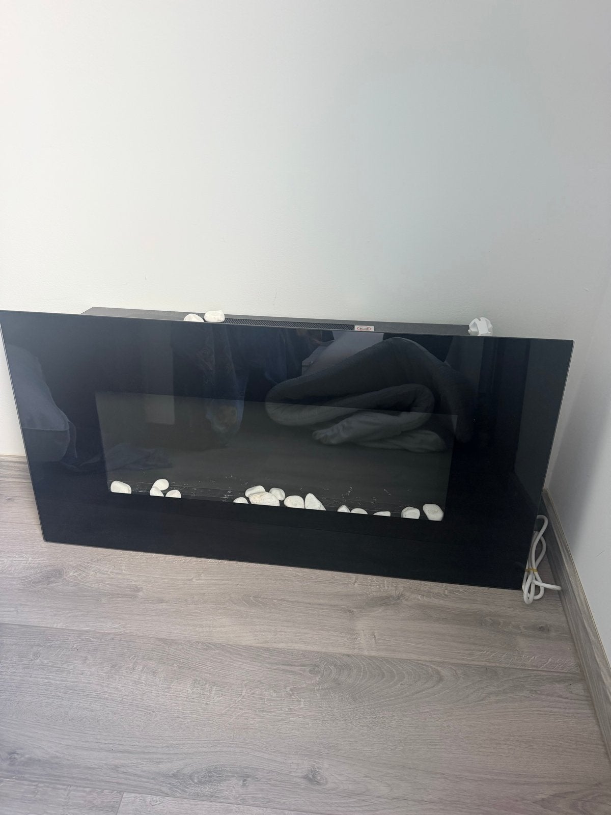 Moderne elektrische haard met sfeervolle kiezels, Ophalen, Zo goed als nieuw, Hangende haard, Elektrische haard