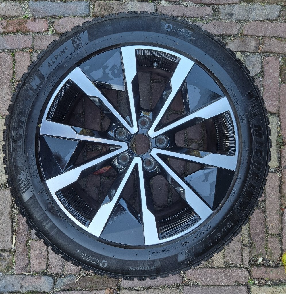 Michelin winterbanden met lichtmetalen velgen Renault Megane, Ophalen, 18 inch, Gebruikt, Winterbanden