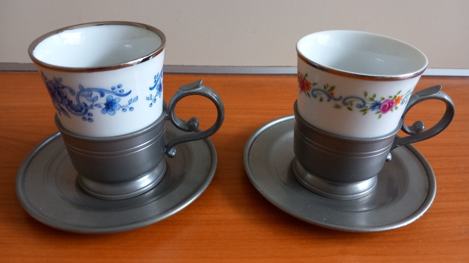 Set van 2 Antieke Tinnen Kop en Schotels met Porselein, Ophalen of Verzenden