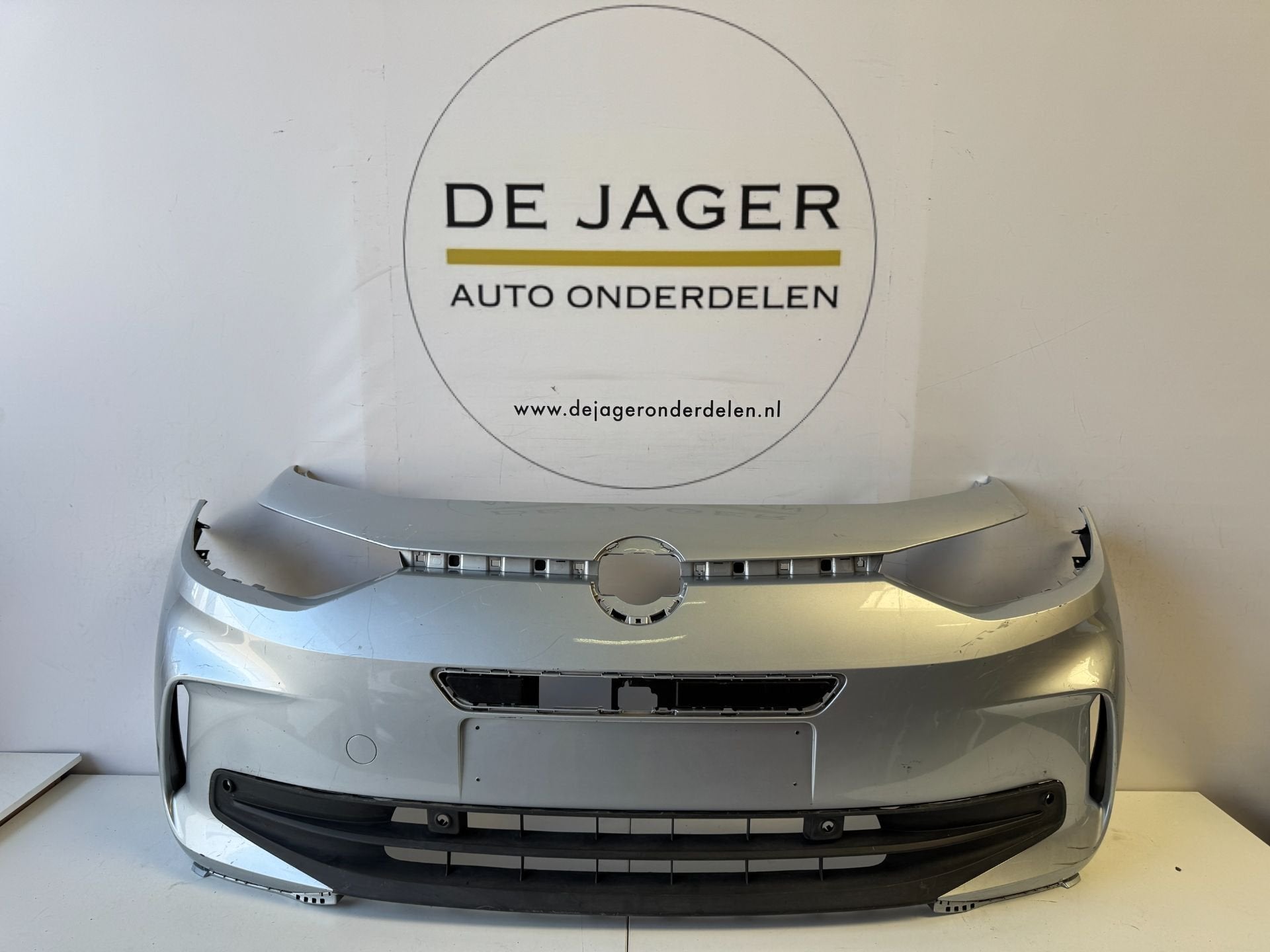 VW 10A ID3 ID 3 FACELIFT VOORBUMPER BUMPER 10A807221A, Gebruikt, Volkswagen AG, Bumper, Berliner Ring 2
38440  Wolfsburg, DE