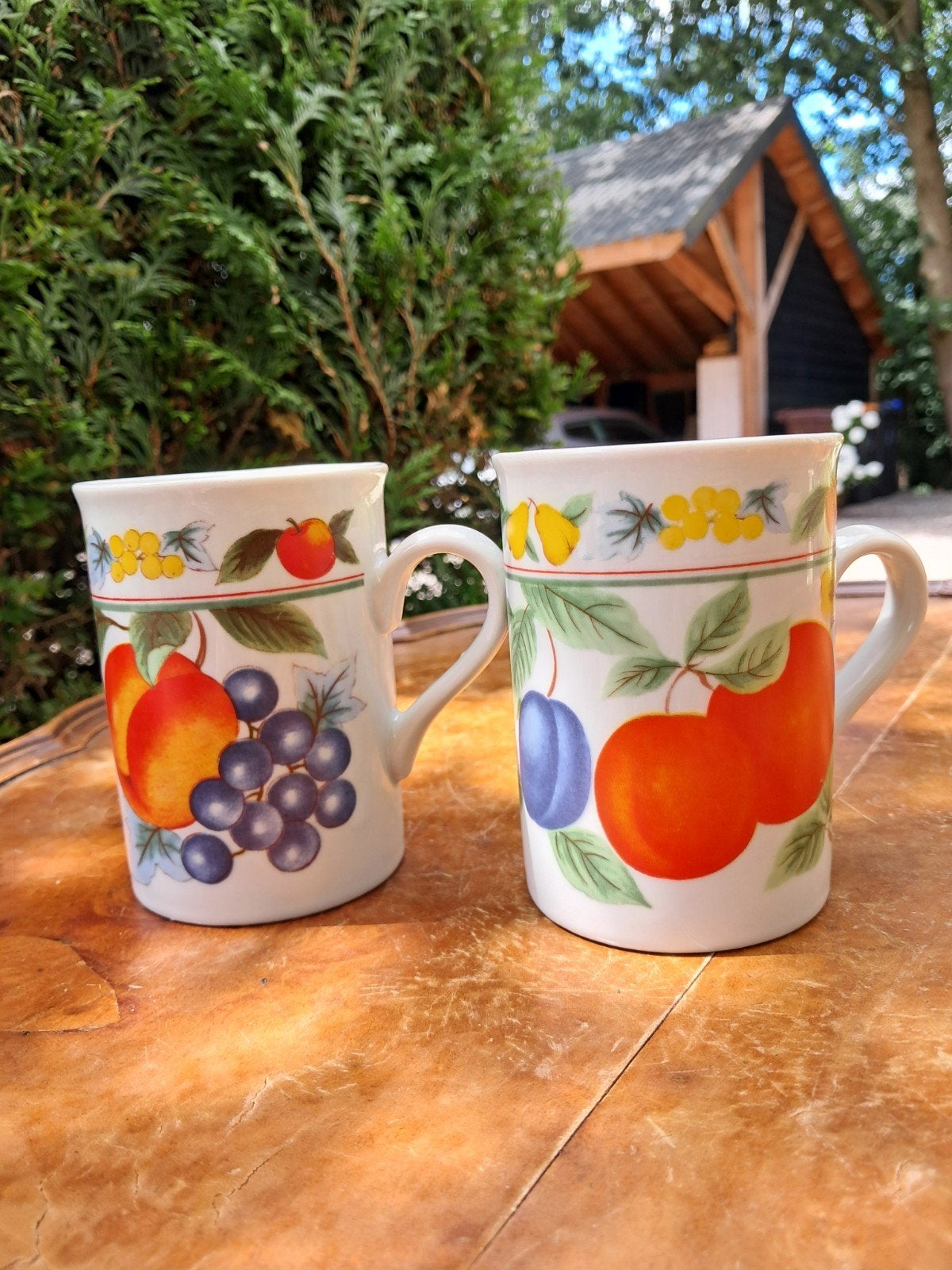 Set van 2 Roy Kirkham koffie/thee bekers met fruitprint, Overige merken, Landelijk/Boerenbont, Zo goed als nieuw, Porselein