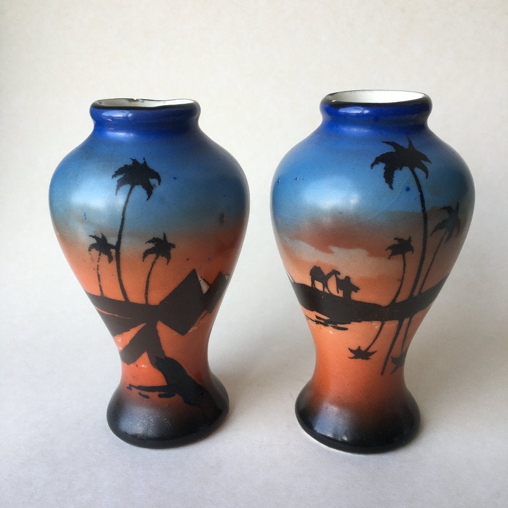Twee kleine art deco vaasjes. Egyptisch decor, Ophalen of Verzenden