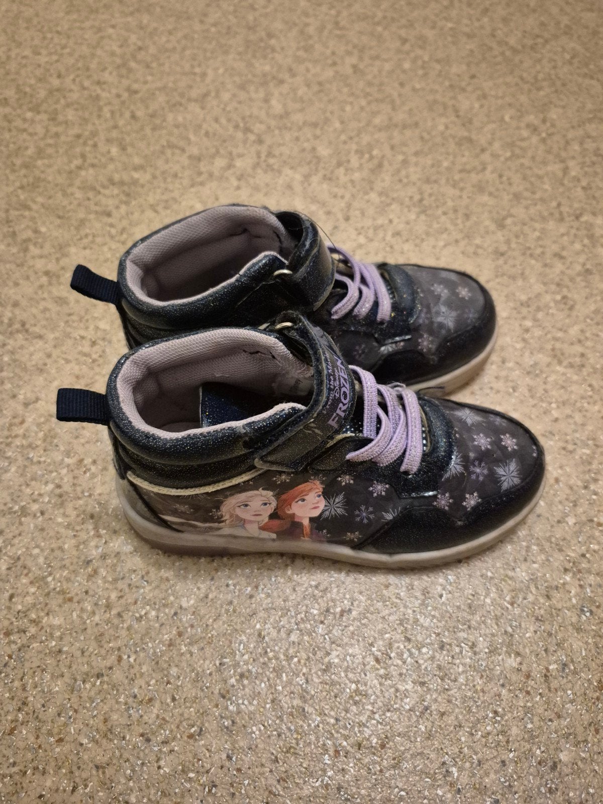 Frozen Elsa & Anna Lichtgevende Schoenen Maat 28, Gebruikt, Meisje, Schoenen, Ophalen of Verzenden