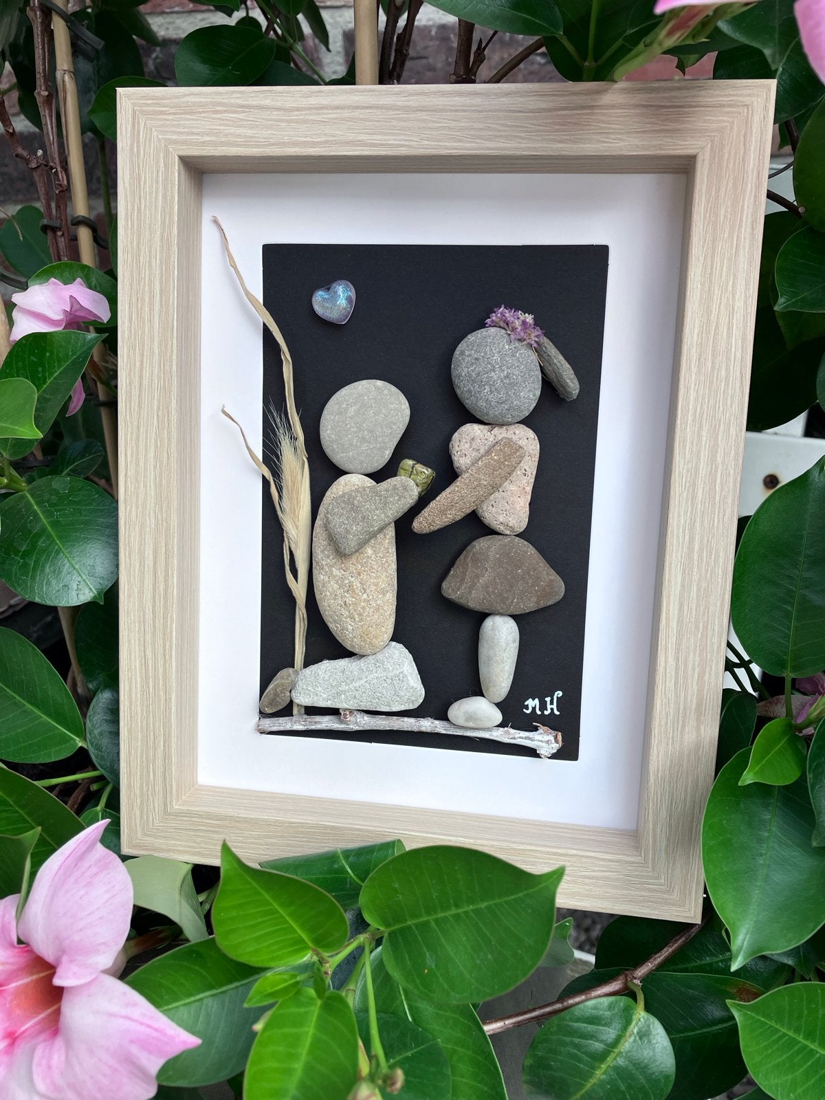 Uniek Kiezelsteen Kunstwerk: Huwelijksaanzoek. 17x22x3cm., Antiek en Kunst, Ophalen, Minder dan 20 cm, Natuurlijk materiaal, Handgemaakt