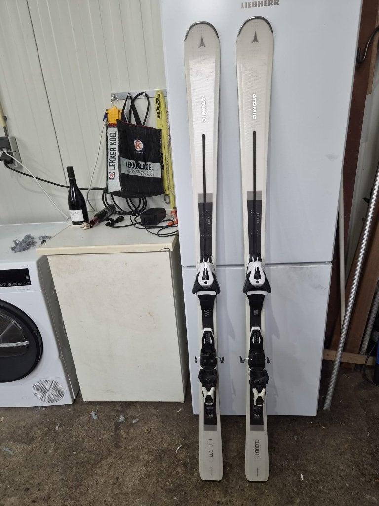 Atomic cloud 11 damesski 168 cm, Ophalen, 160 tot 180 cm, Gebruikt, Carve