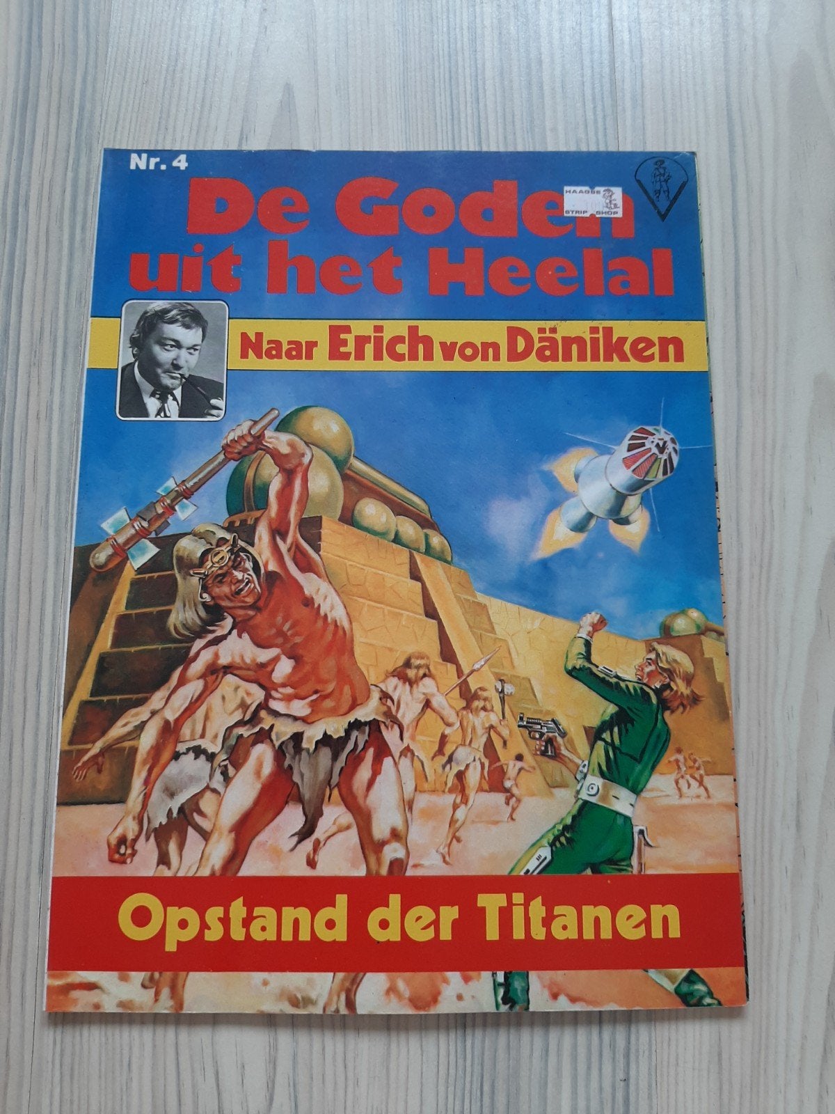 De Goden uit het Heelal Nr. 4 - Opstand der Titanen, Eén stripboek, Ophalen of Verzenden, Gelezen, Erich von Däniken (concept)