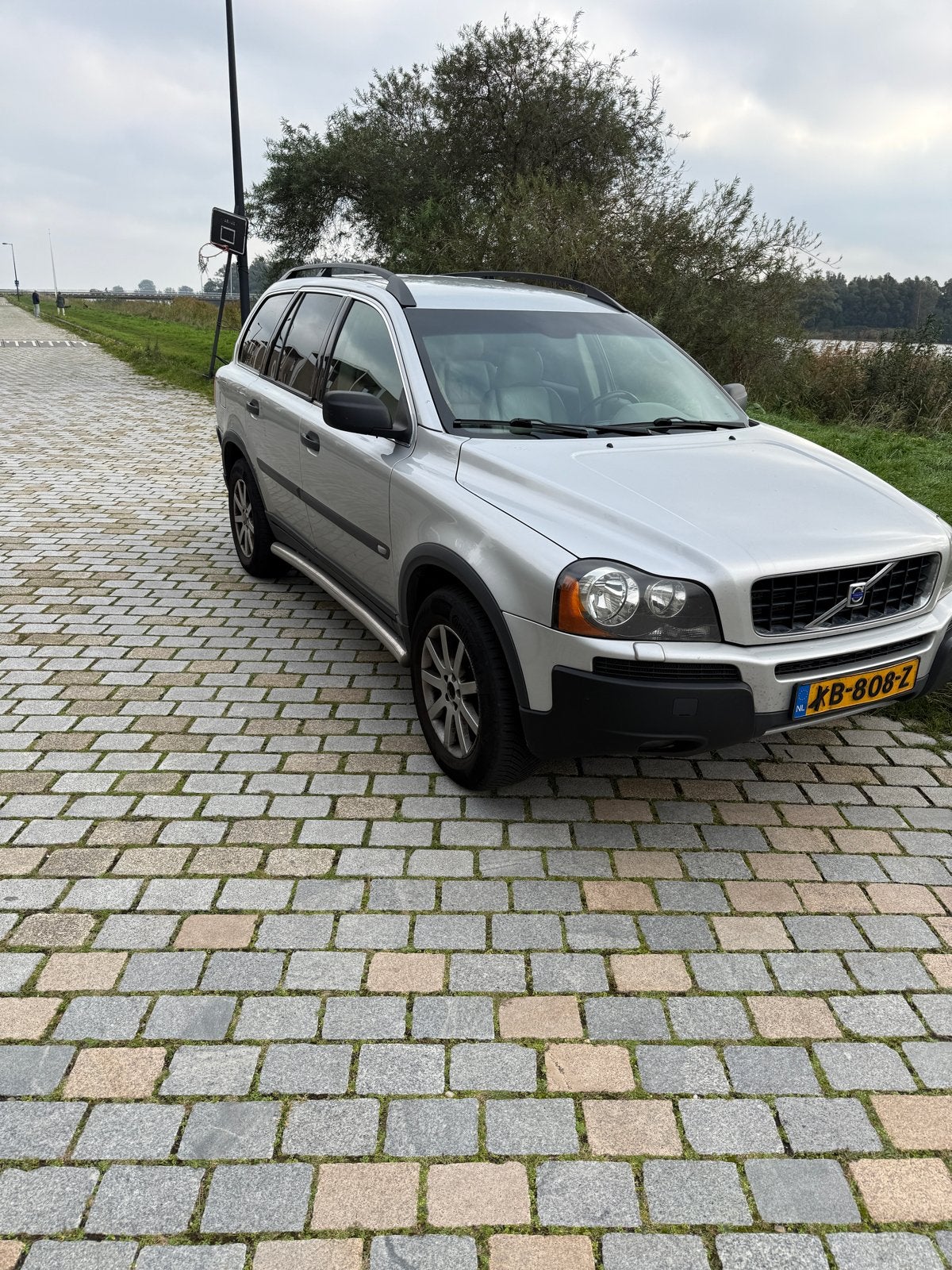 Volvo XC90 2.5 T Geartronic 2002 Grijs, Auto's, 2521 cc, Vierwielaandrijving, SUV of Terreinwagen, 750 kg