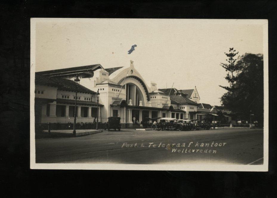 Ned. Indië 1927 private photo POST OFFICE Bandung (31-34), Ophalen, 1920 tot 1940, Buiten Europa