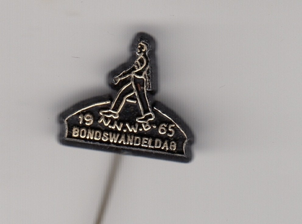 Wandelen NNWB 1965 Bondswandeldag speldje, Verzamelen, Speldjes, Pins en Buttons, Gebruikt, Niet vindbaar, Niet vindbaar, Speldje of Pin