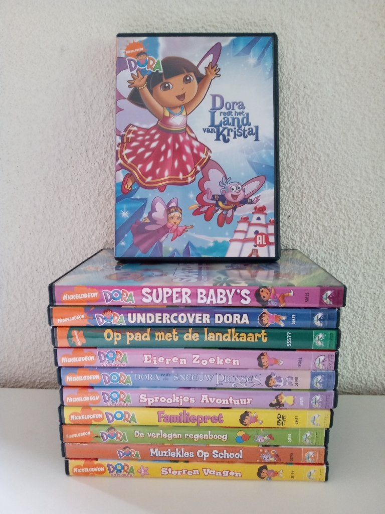 11 DVD'S van DORA The Explorer, Gebruikt, Alle leeftijden, Poppen, Overige typen