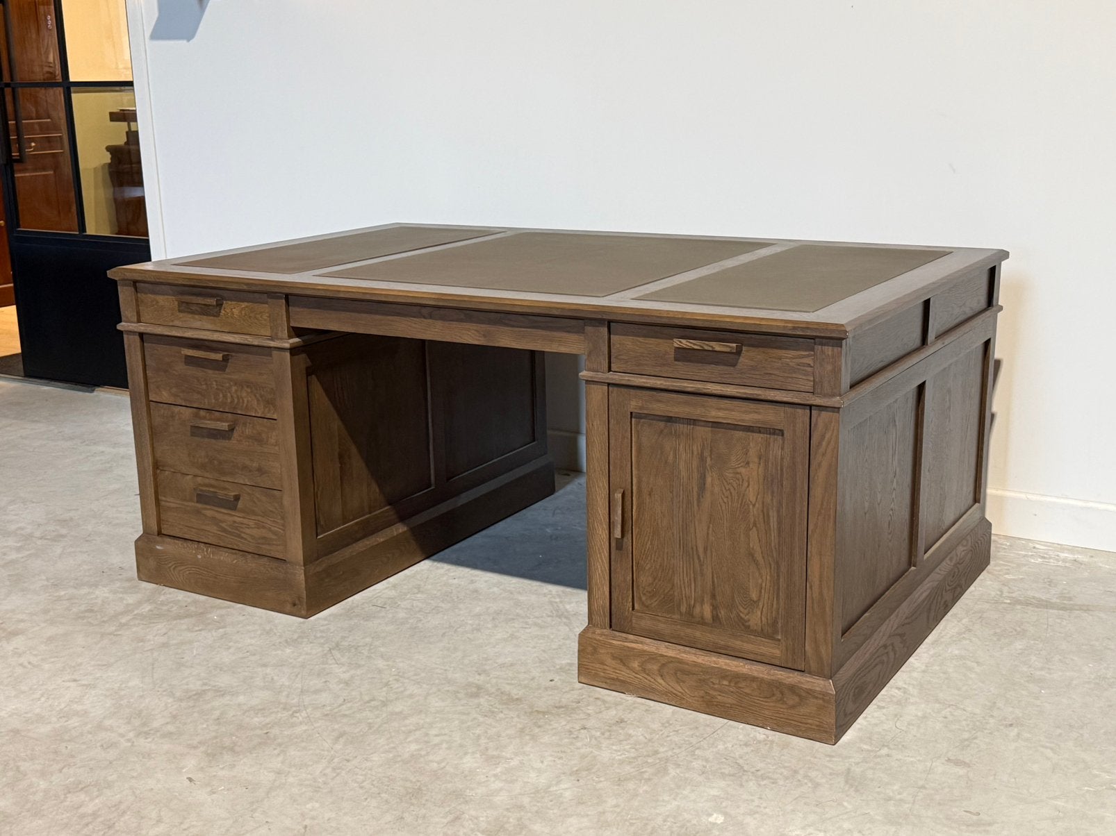 Klassiek Engels bureau (eikenhout) #707, Hout, 180 cm, Ophalen of Verzenden, Zo goed als nieuw