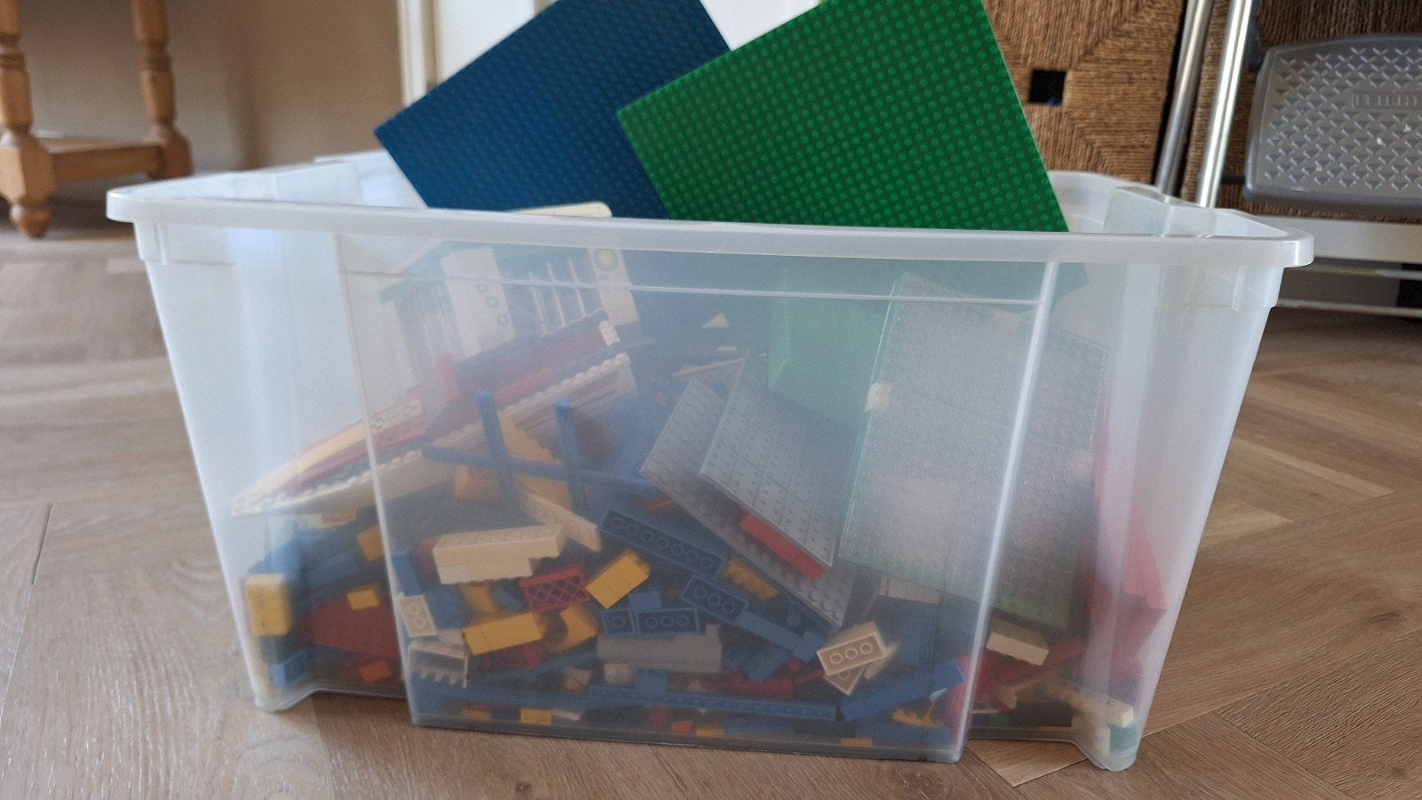 Grote bak met 7,5 kg LEGO, Ophalen