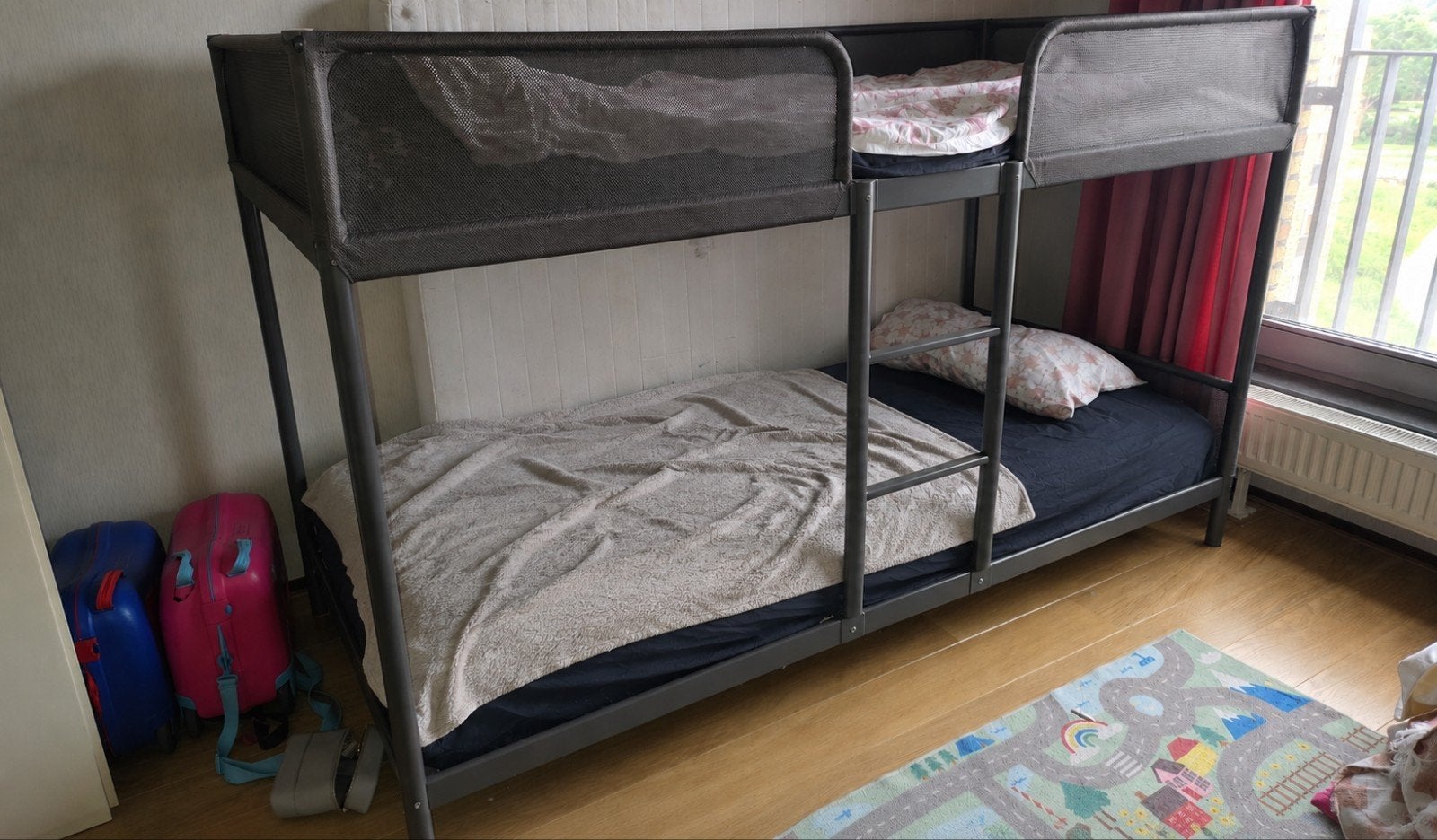 TUFFING

Bunk bed frame, dark grey, 90x200 cm, Huis en Inrichting, Slaapkamer | Stapelbedden en Hoogslapers, Ophalen, 90 cm, Eenpersoons