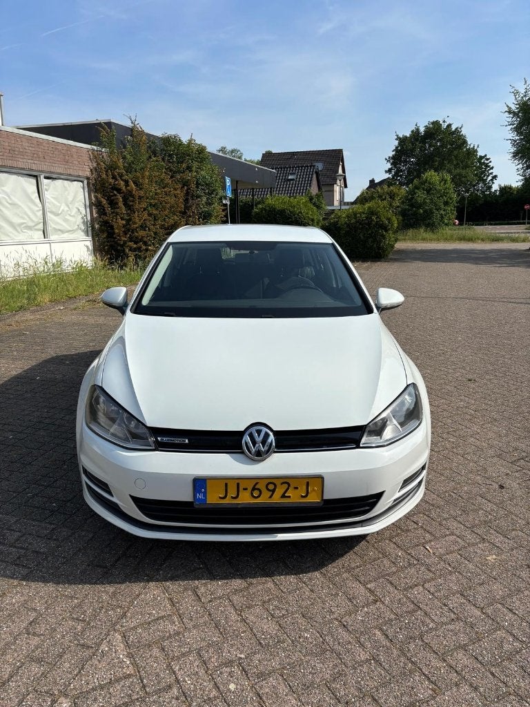 Volkswagen Golf 1.0 TSI 85KW 5D 2016 Wit, Auto's, Voorwielaandrijving, Stof, Euro 6, 610 kg