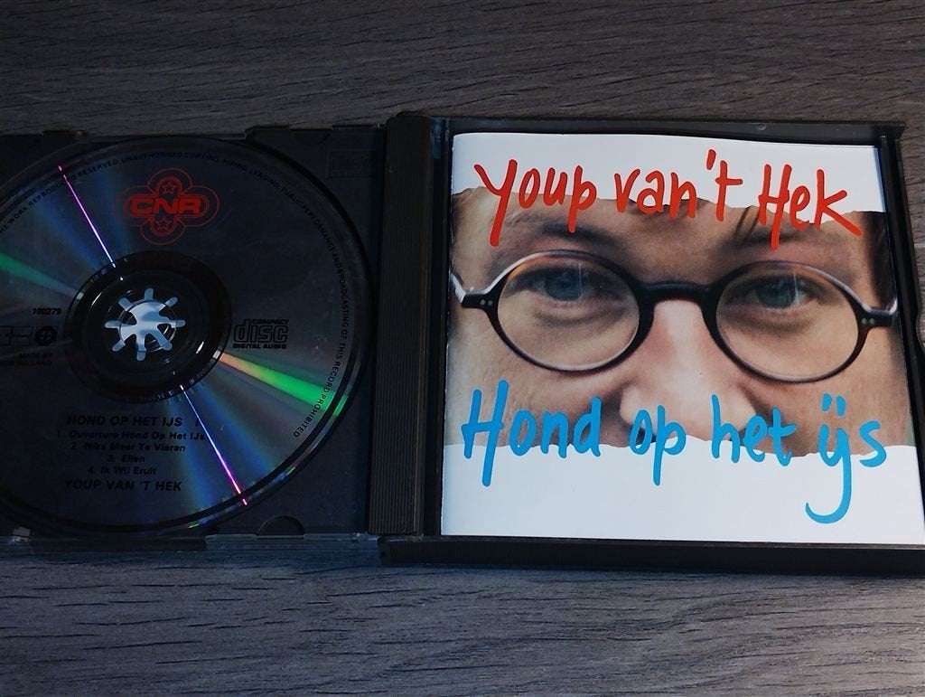 Youp van \'T Hek - Hond op het Ijs, Ophalen of Verzenden, Zo goed als nieuw