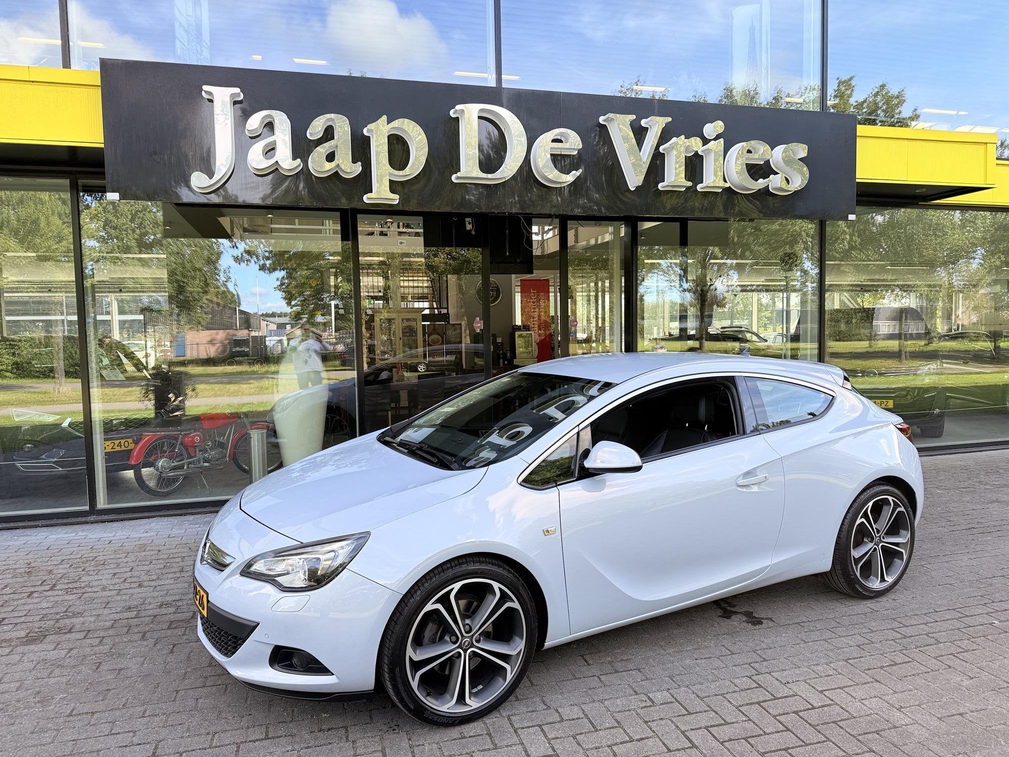 Opel Astra GTC 1.6 Turbo Sport, Euro 5, Gebruikt, Zwart, 4 cilinders