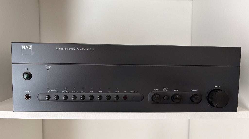 NAD C370 versterker 2x120W – uitstekende hifi kwaliteit, Audio, Tv en Foto, Versterkers en Receivers, Gebruikt, 120 watt of meer