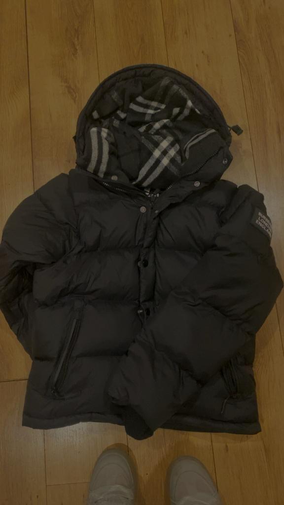 Burberry Puffer Jacket - Maat M - Nooit gedragen, Ophalen of Verzenden, Nieuw, Maat 48/50 (M), Zwart