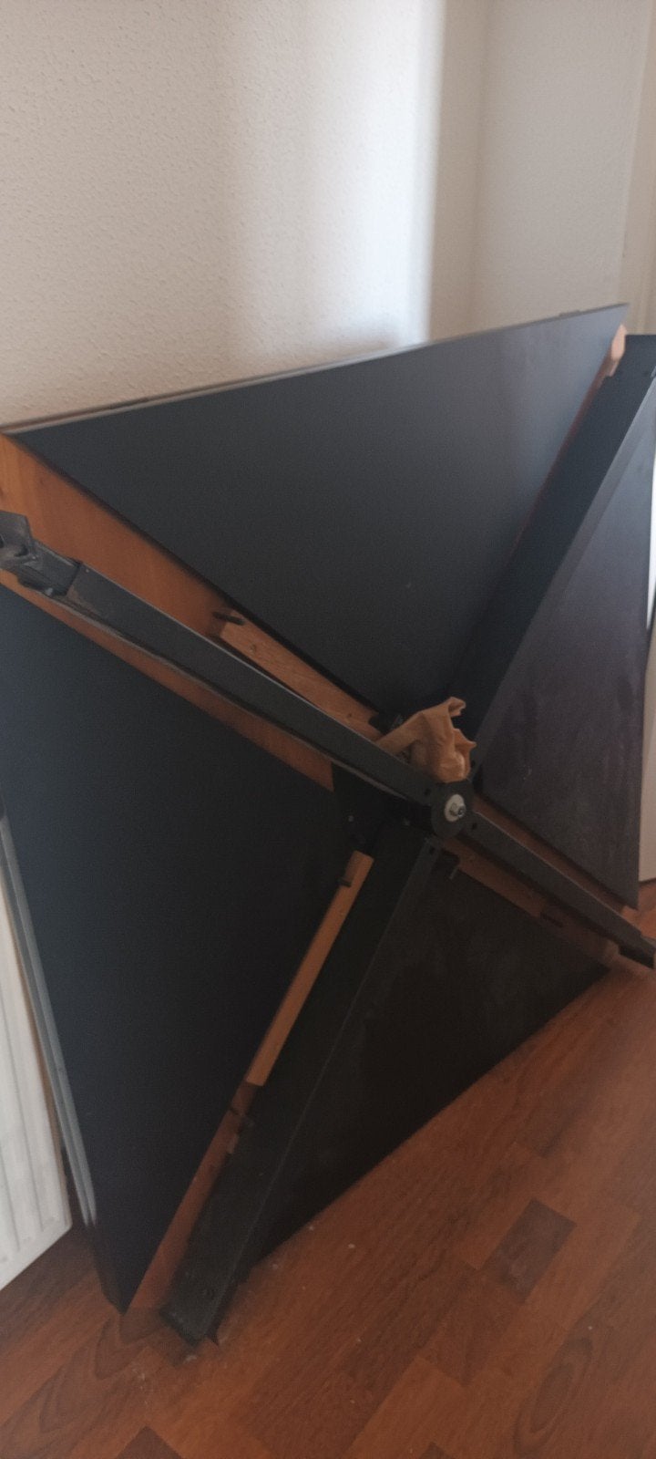 Foto 3 van Gebruiksvriendelijke tafel, klein en handig