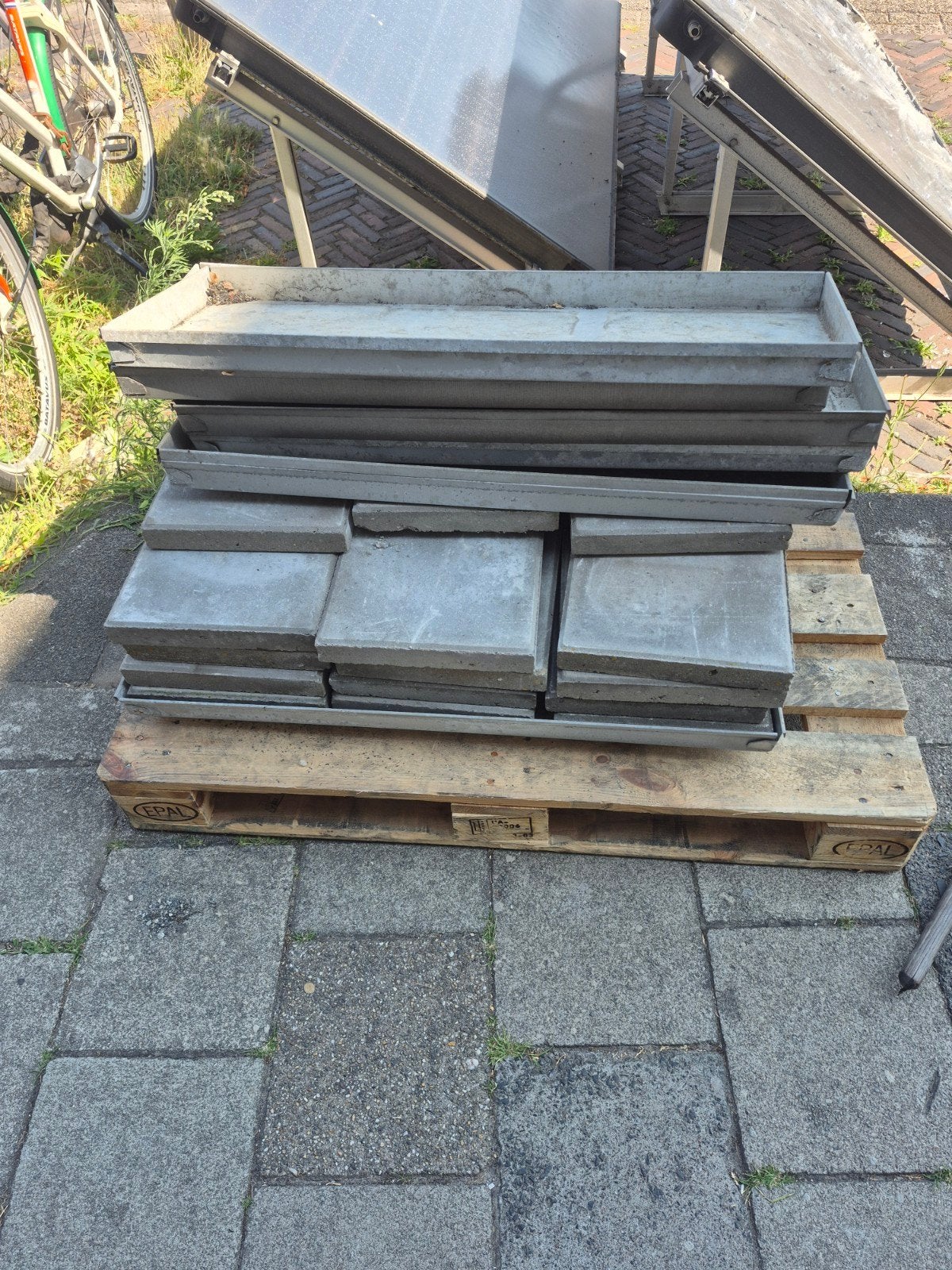 18 stoeptegels en bakken voor verzwaring, Overige materialen, Wandtegels, Minder dan 20 cm, Minder dan 5 m²