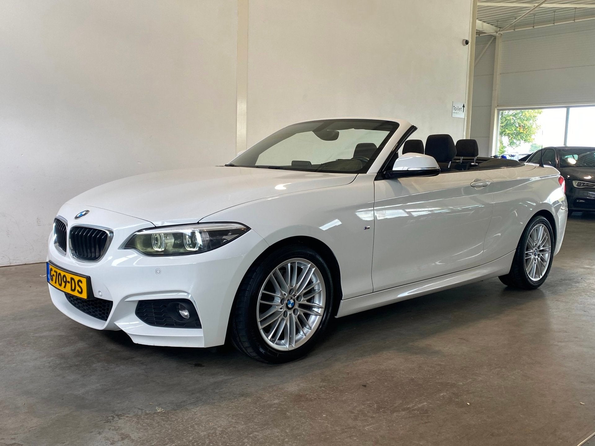 BMW 2-serie Cabrio 220i Automaat M-sport, Auto's, Automaat, 1998 cc, Achterwielaandrijving, Gebruikt