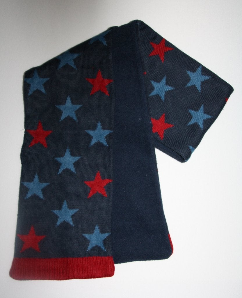 Als nieuwe HEMA sjaal shawl sterren rood blauw 80 - 86 - 92, Ophalen of Verzenden, Zo goed als nieuw, Sjaal, Jongen