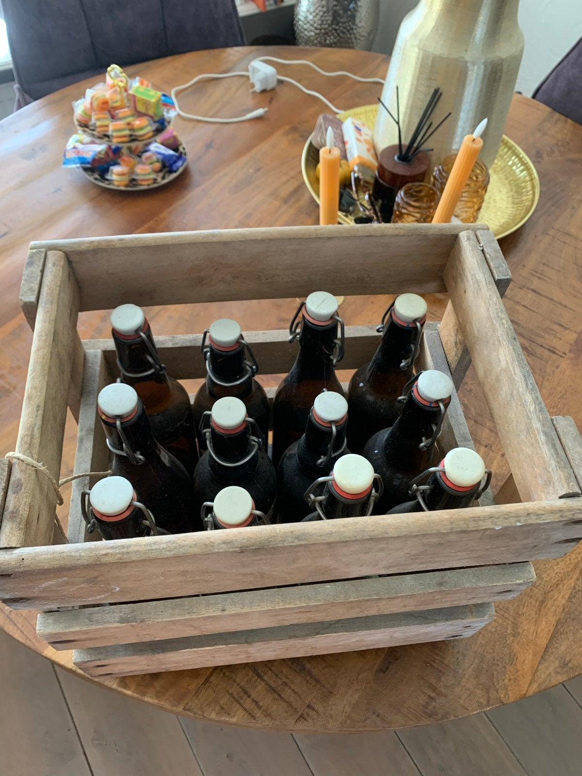 Houten krat met 12 beugelflessen van 0,5 liter, Ophalen