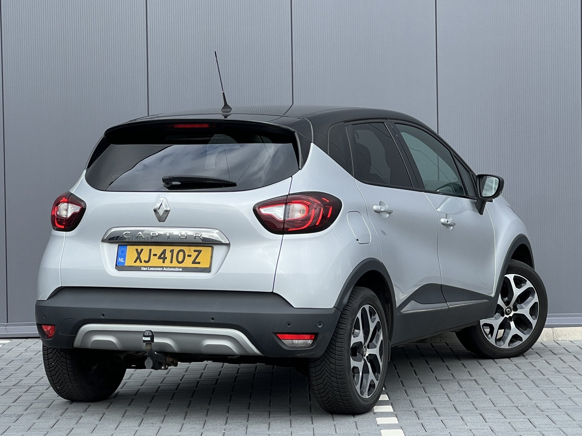 Foto 2 van Renault Captur 0.9 TCe Intens | Cruise | Navi | Camera