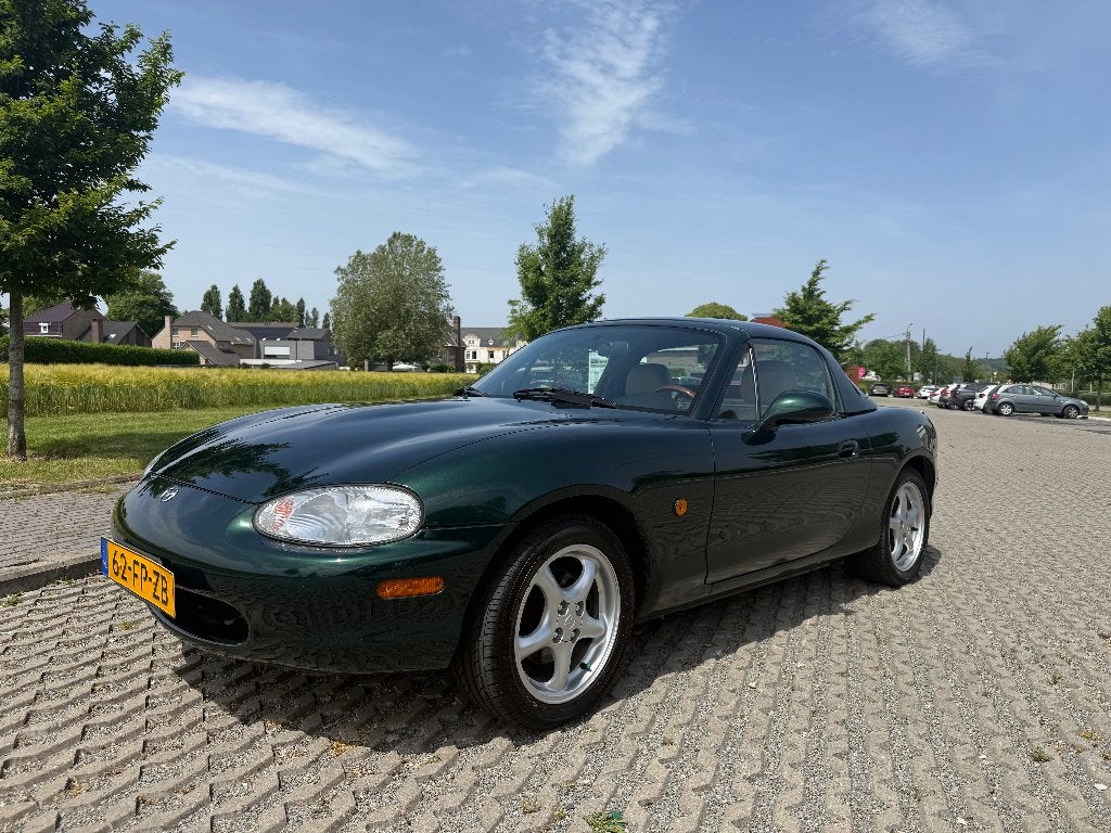 Mazda MX-5 1.6i uit 2000 – Racing Green – eerste eigenaar, Achterwielaandrijving, 40 €/maand, Beige, 4 cilinders
