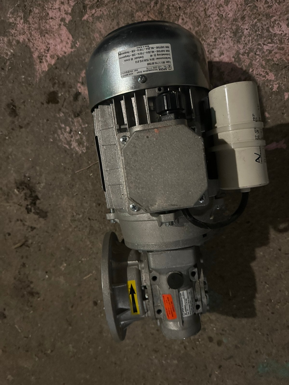 Motor met reductiekast - Zo goed als nieuw, Doe-het-zelf en Verbouw, Ophalen of Verzenden, Zo goed als nieuw, Elektromotor, Minder dan 1400 rpm