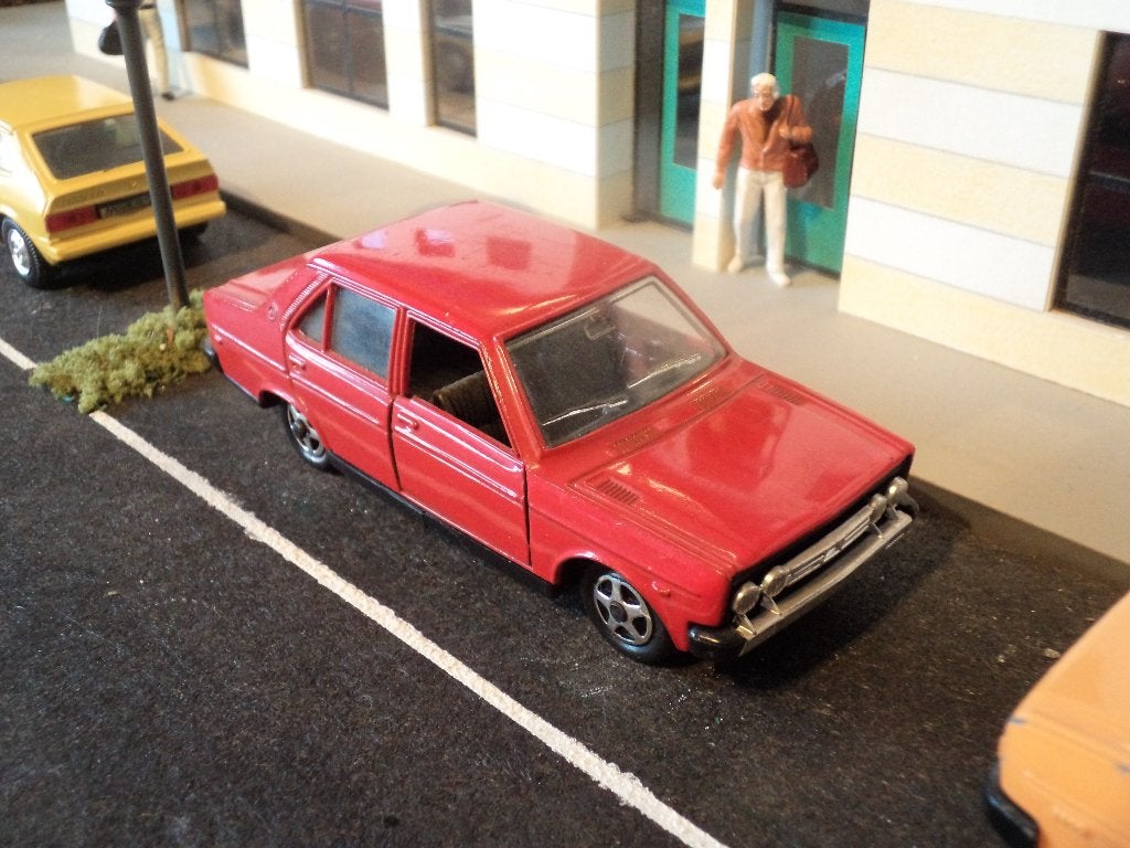 1/43 Fiat 131 - Mattel Mebetoys A-85 rood in nieuwstaat, Hobby en Vrije tijd, Ophalen of Verzenden, Zo goed als nieuw, Auto, Overige merken