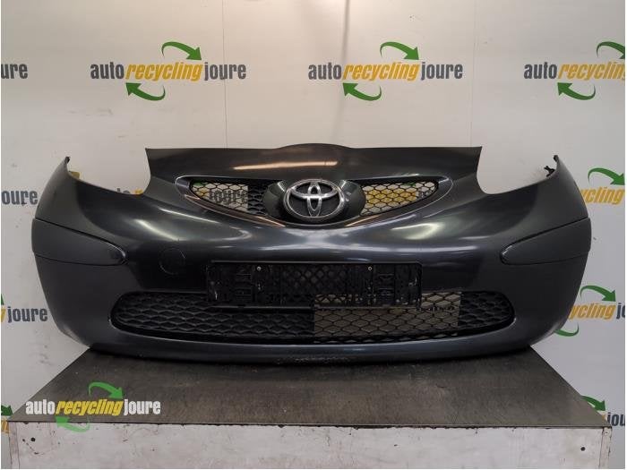 Voorbumper van een Toyota Aygo (1E0), Gebruikt, -, -, Toyota