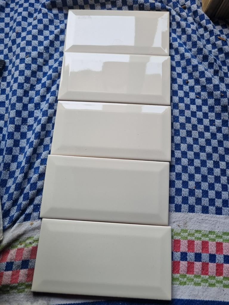 Vintage wandtegels 15x7,5cm schuin randje yvory licht geel, Ophalen, Nieuw, Minder dan 20 cm, Minder dan 20 cm