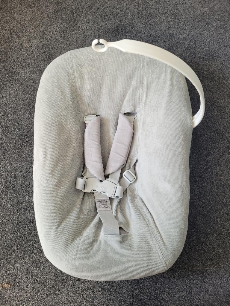 Stokke Tripp Trapp Newborn Set met hoes (ribstof, groen), Ophalen of Verzenden, Gebruikt, Meegroeistoel, Gordel(s)