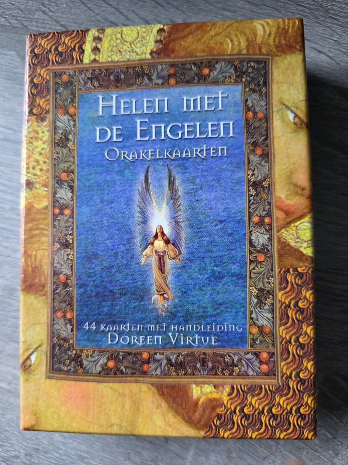 Helen met de Engelen Orakelkaarten - Doreen Virtue, Boeken, Spiritualiteit algemeen, Overige typen, Ophalen of Verzenden, Zo goed als nieuw